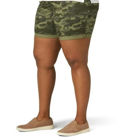 Lee Riders Womens Plus Comfort Waist Camouflage  Midrise Utility Shorts Size 20W - Picture 2 of 14